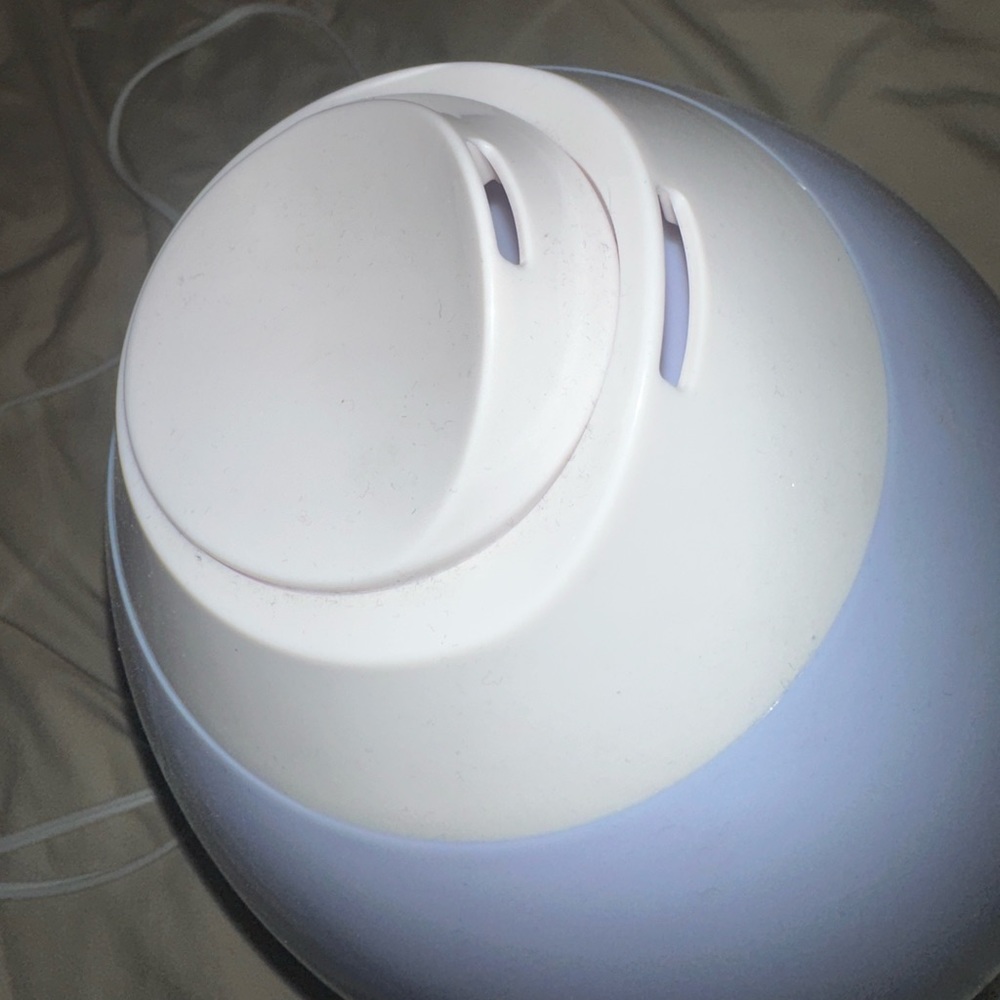 Color Changing Humidifier - Picture 5 of 16
